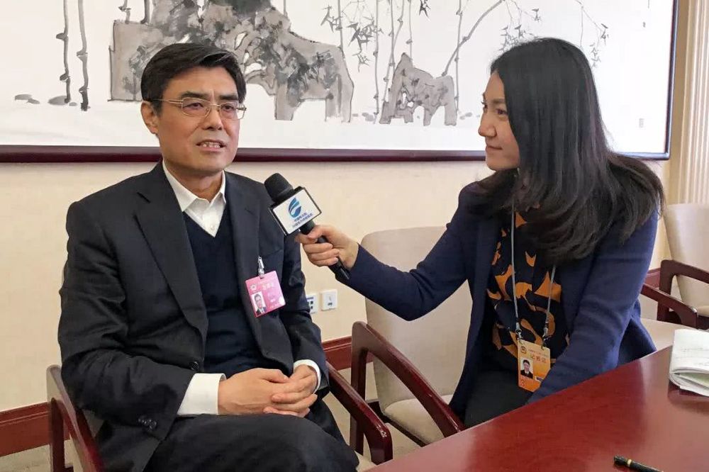 當(dāng)好能源轉(zhuǎn)型與清潔發(fā)展排頭兵——訪全國(guó)政協(xié)委員，中國(guó)華能集團(tuán)有限公司董事長(zhǎng)、黨組書記舒印彪