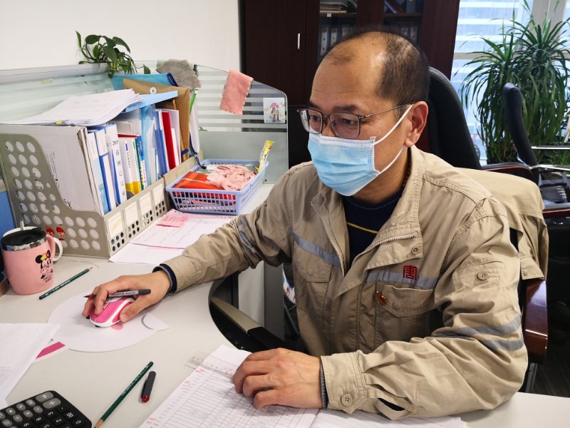 王兆猛的“日?！薄洿筇粕綎|清潔能源開(kāi)發(fā)有限公司人力資源部負(fù)責(zé)人王兆猛