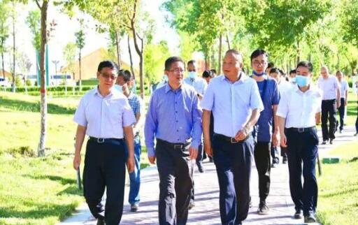 國家電投集團(tuán)黨組成員、副總經(jīng)理王樹東一行赴七師胡楊河市調(diào)研