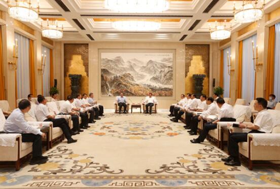 湖北省委書記應(yīng)勇、省長王曉東會見國家電網(wǎng)董事長、黨組書記毛偉明