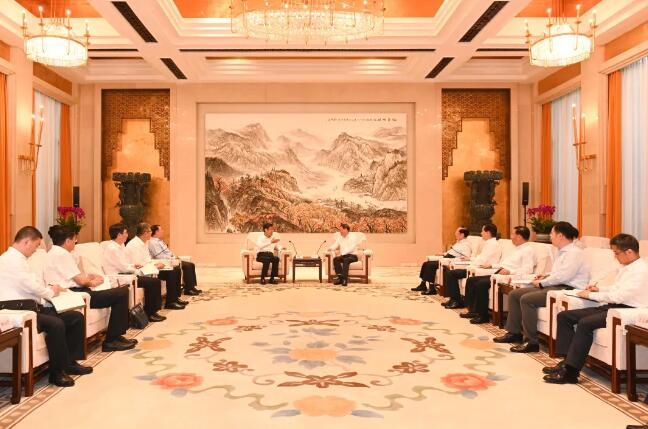 舒印彪拜會湖北省委書記應(yīng)勇、省長王曉東