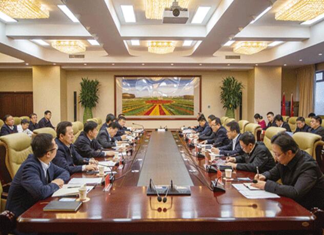 內蒙古電力（集團）公司董事長、黨委書記賈振國帶隊赴鄂爾多斯地區(qū)調研