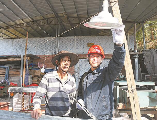 李德青：村民用電滿意，我心里才踏實(shí)