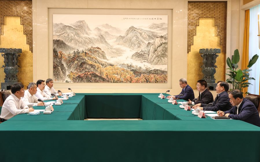 雷鳴山、韓君拜會(huì)湖北省委書(shū)記王蒙徽、省長(zhǎng)王忠林