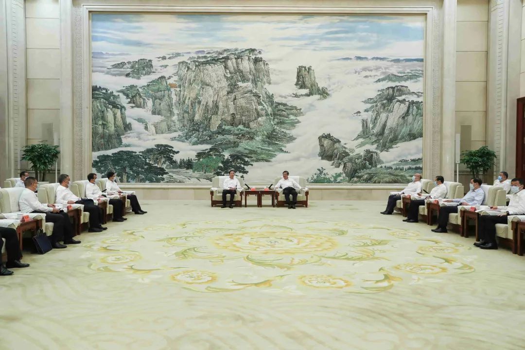 國家電網(wǎng)董事長辛保安與河北省委書記倪岳峰、省長王正譜會(huì)談