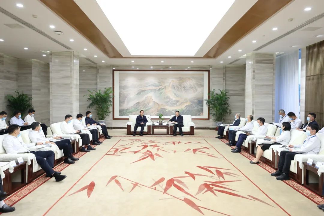 國家電網(wǎng)公司董事長、黨組書辛保安與東方電氣集團董事長俞培根、總經(jīng)理徐鵬會談