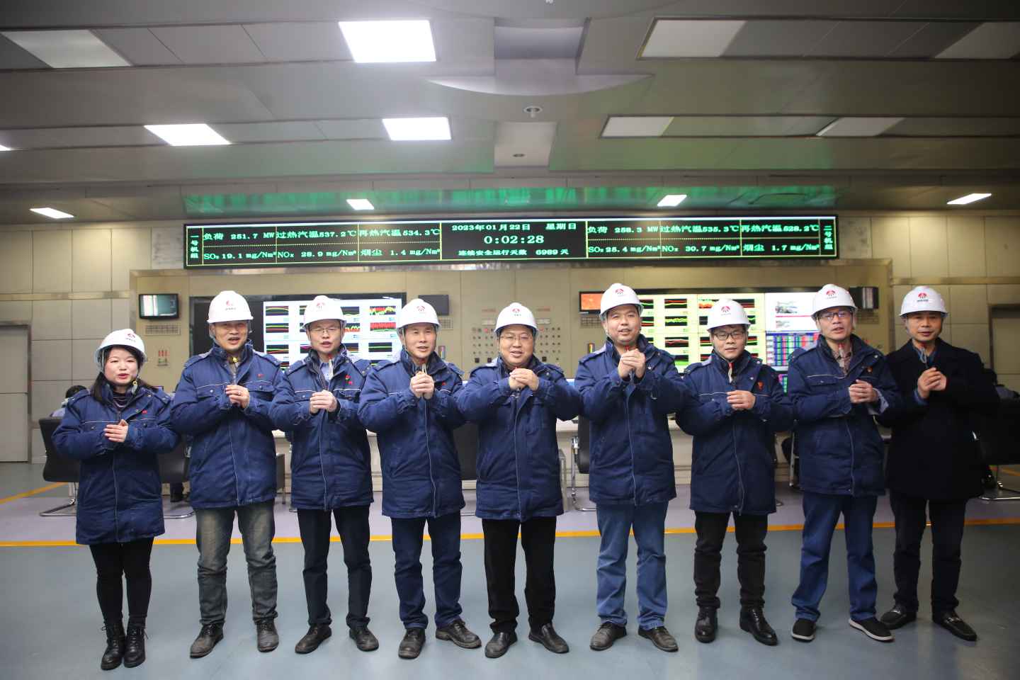 陜煤石電除夕慰問送溫暖，崗位堅守幸?！巴谩保╰oo）