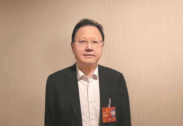 加快新能源產(chǎn)業(yè)技術(shù)創(chuàng)新 助推能源綠色低碳轉(zhuǎn)型——訪全國人大代表、江西贛鋒鋰業(yè)集團股份有限公司董事長李良彬