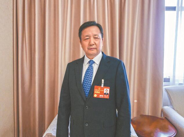 新型電力系統(tǒng)建設(shè)為電力裝備制造業(yè)帶來(lái)新機(jī)遇——訪全國(guó)人大代表，全國(guó)工商聯(lián)副主席，特變電工股份有限公司黨委書(shū)記、董事長(zhǎng)張新