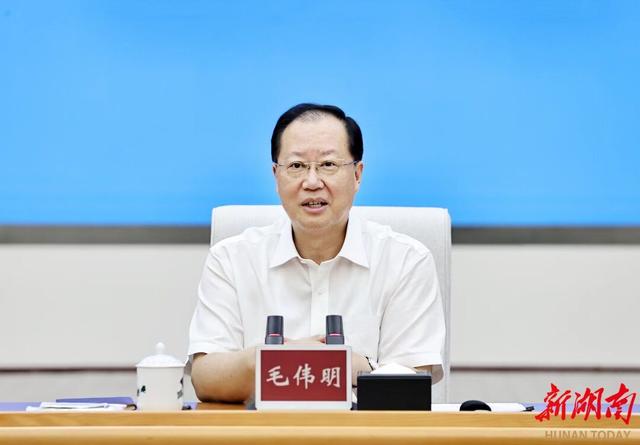 湖南省委副書(shū)記、省長(zhǎng)毛偉明與發(fā)電企業(yè)代表座談：強(qiáng)化擔(dān)當(dāng) 滿發(fā)穩(wěn)發(fā)