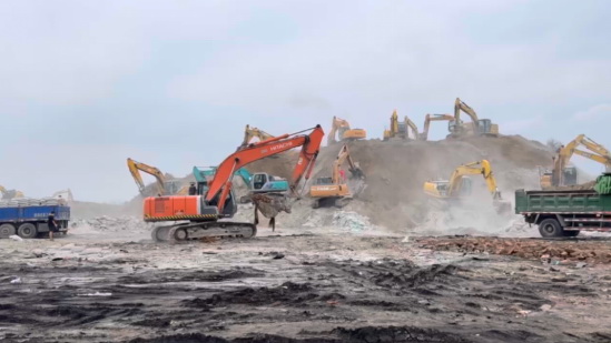 【防汛救災(zāi) 央企行動】爭分奪秒加固堤壩，中建集團(tuán)馳援天津防汛抗洪一線