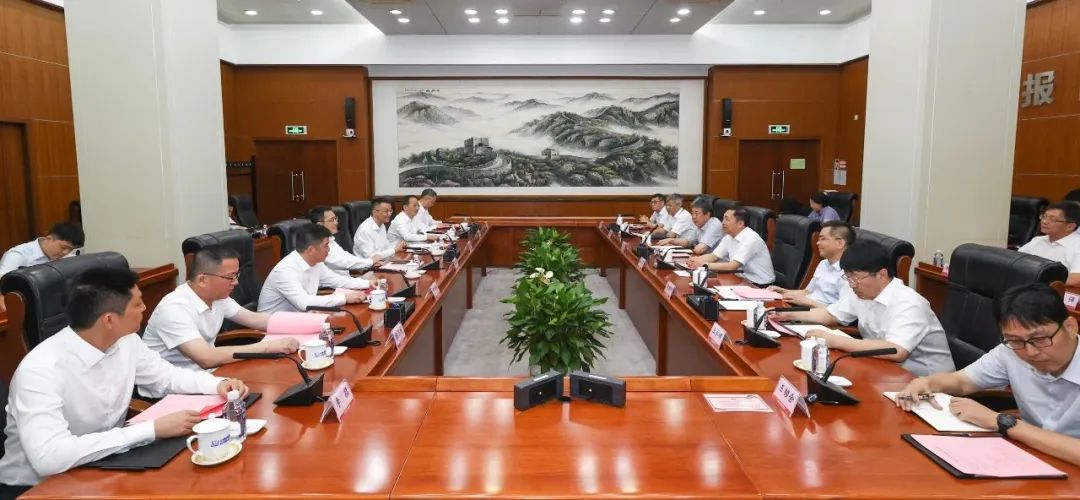 中核集團黨組副書記、總經(jīng)理顧軍會見蘇州市委副書記、市長吳慶文一行