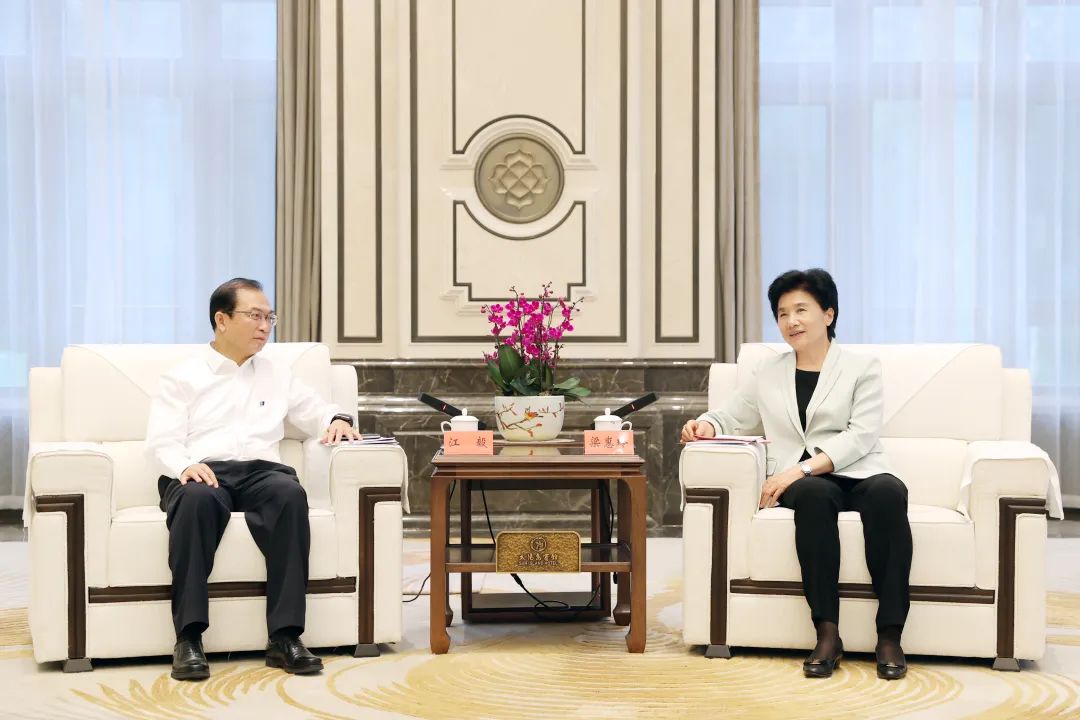 華電集團黨組書記、董事長江毅拜會黑龍江省委副書記、省長梁惠玲