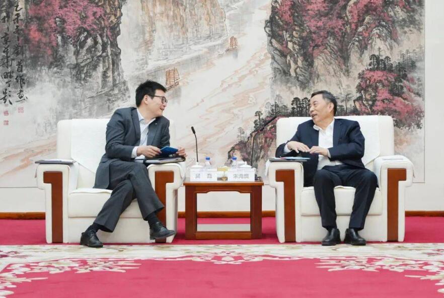 中國能建黨委書記、董事長宋海良與上海電氣集團(tuán)黨委書記、董事長吳磊會談