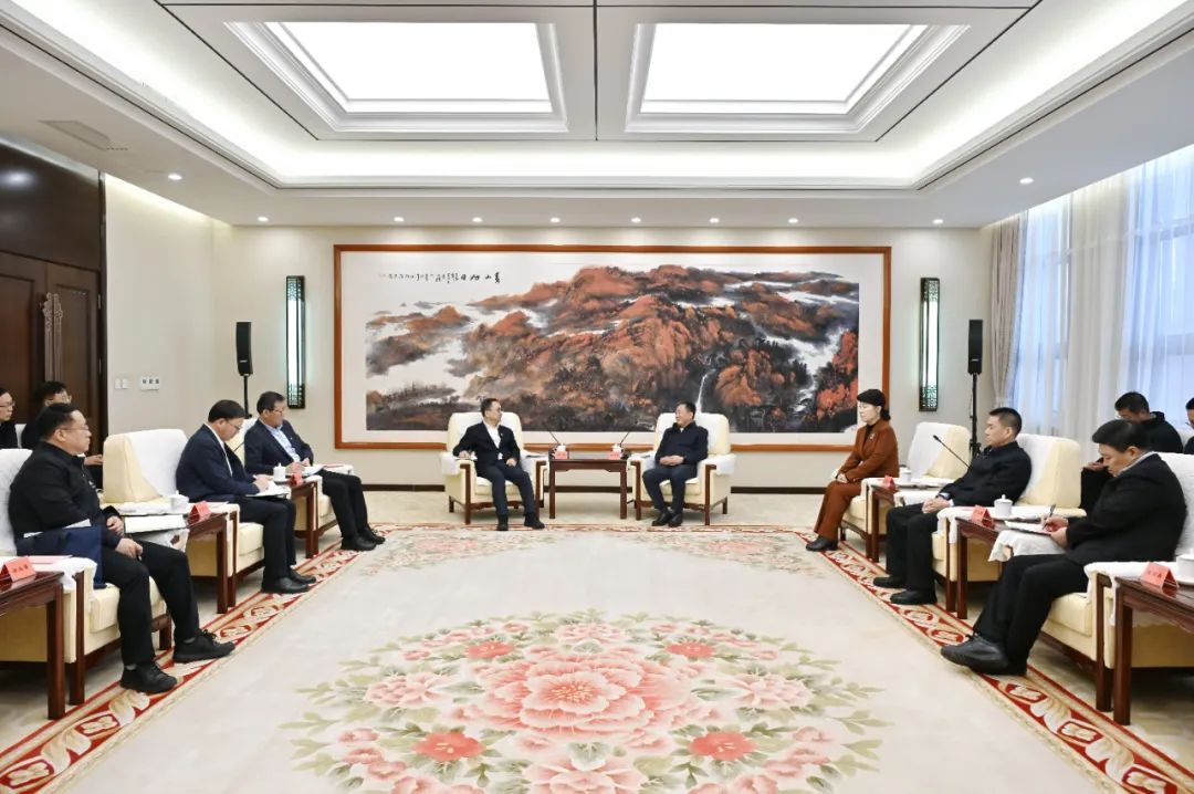 中國大唐集團(tuán)有限公司董事長鄒磊拜會(huì)內(nèi)蒙古自治區(qū)黨委書記孫紹騁、自治區(qū)主席王莉霞