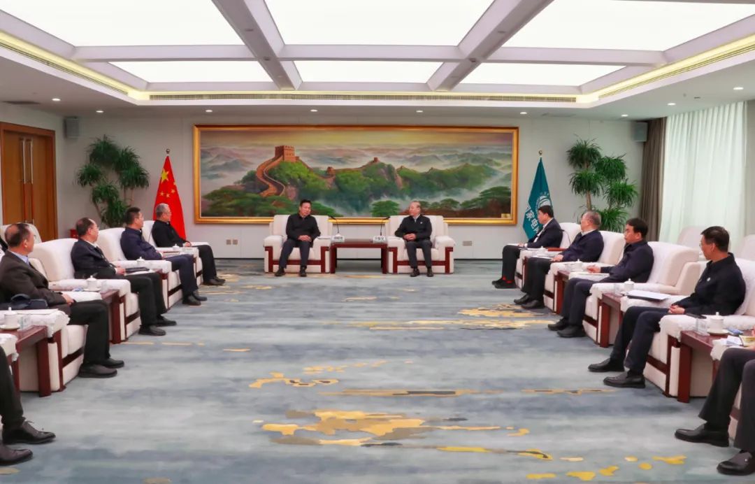 劉明勝、栗寶卿與國家電網(wǎng)董事長辛保安、總經(jīng)理張智剛會談