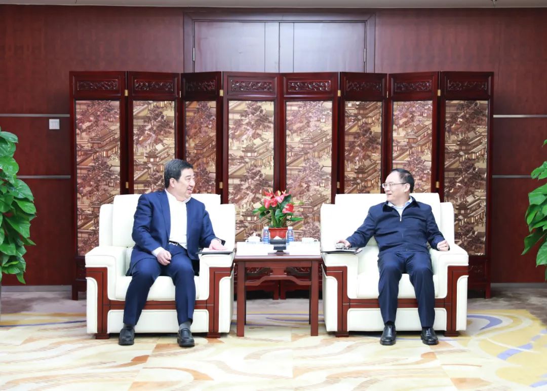 中國電氣裝備白忠泉董事長、周群總經(jīng)理拜訪中鋁集團董事長段向東、總經(jīng)理王石磊