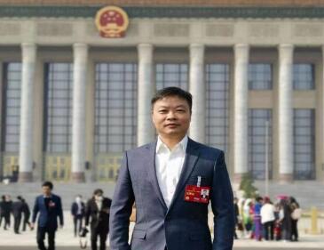 【兩會(huì)好聲音】全國(guó)人大代表、小鵬汽車董事長(zhǎng)何小鵬：探索限定場(chǎng)景無(wú)人駕駛法規(guī)，助力車網(wǎng)融合和低空經(jīng)濟(jì)騰飛
