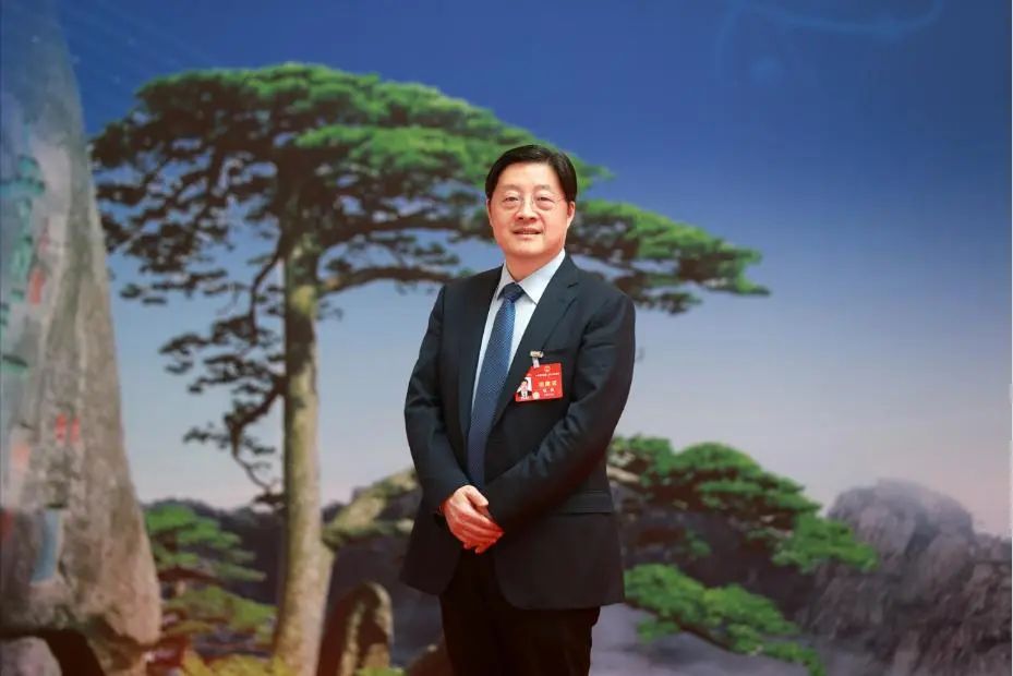【兩會(huì)好聲音】全國(guó)人大代表、國(guó)網(wǎng)安徽電力董事長(zhǎng)楊勇：為推動(dòng)可再生能源高質(zhì)量發(fā)展提供法治保障