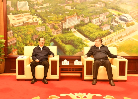中國電建黨委書記、董事長丁焰章與華中科技大學(xué)校長尤政會談