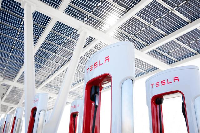特斯拉將在佛羅里達州建全球最大超級充電站，提供超200個充電樁