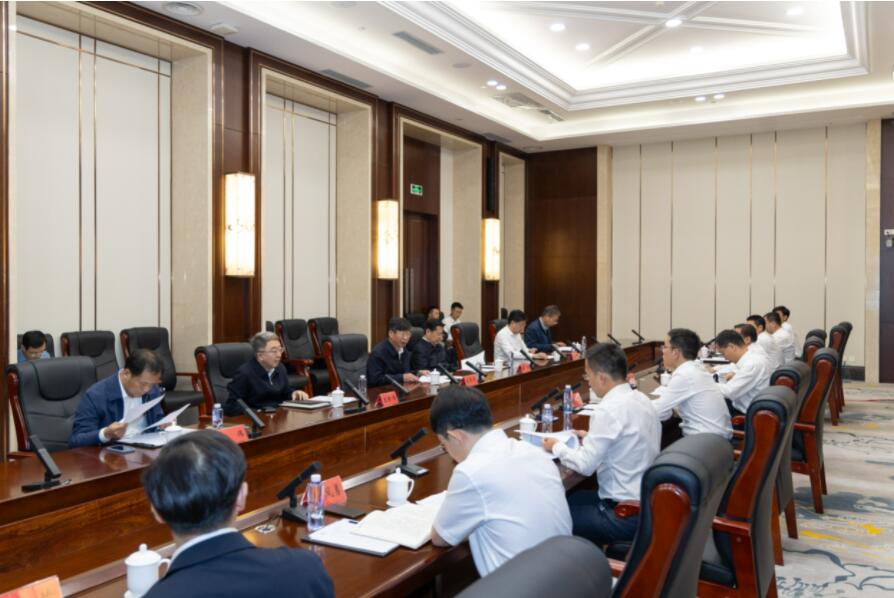 劉偉平、韓君調(diào)研三峽集團(tuán)內(nèi)蒙古區(qū)域工作