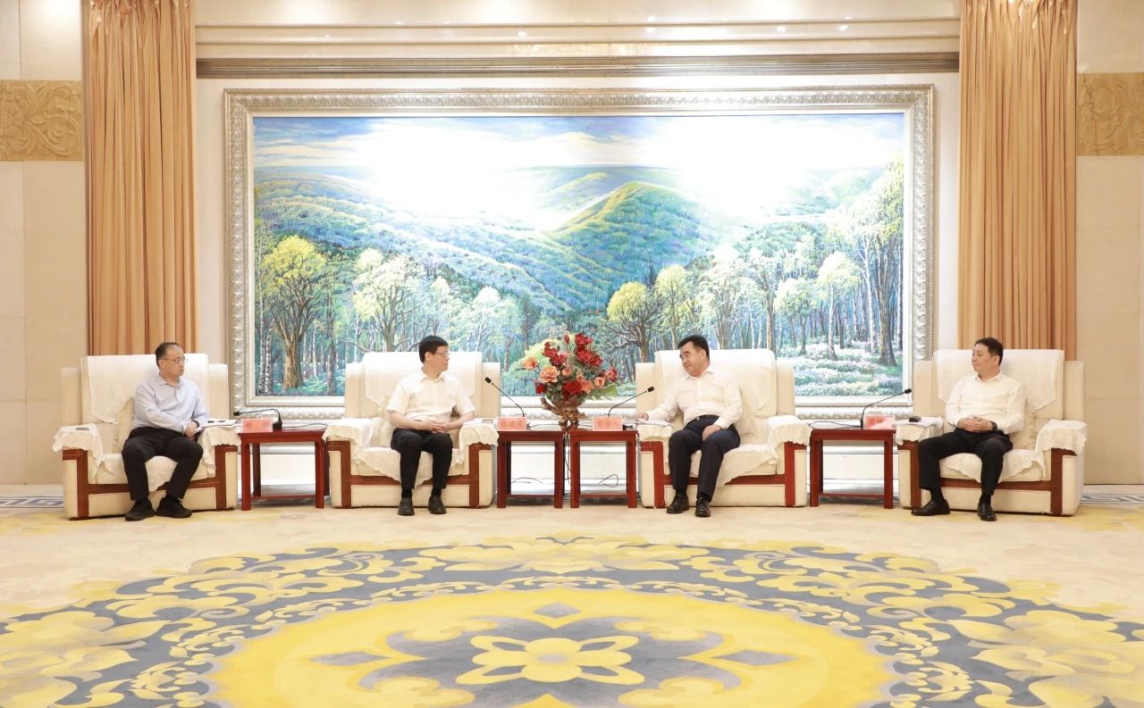 華電煤業(yè)黨委書記、董事長(zhǎng)杜將武拜會(huì)慶陽(yáng)市委書記黃澤元