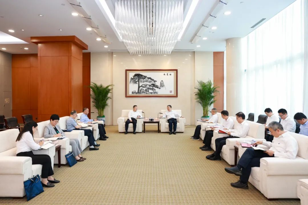 華能集團(tuán)公司總經(jīng)理張文峰會(huì)見(jiàn)中國(guó)國(guó)新董事長(zhǎng)徐思偉、總經(jīng)理莫德旺
