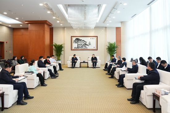 華能集團總經理張文峰會見內蒙古自治區(qū)黨委常委、包頭市委書記丁繡峰