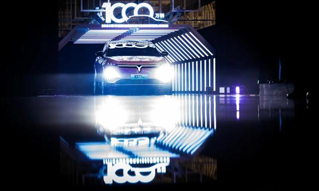 年產(chǎn)量破千萬，中國新能源汽車挑戰(zhàn)中前行